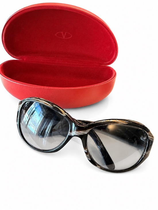 Authentic Valentino Oversized Prescription Sunglasses w/ Case main image 8